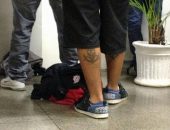 Detido tem tatuagem e mochila com símbolo do Corinthians