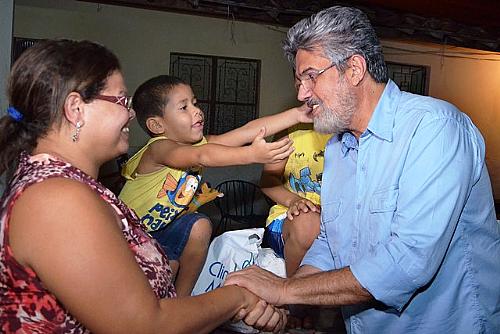 Eduardo Tavares em reunião com moradores do Jacintinho