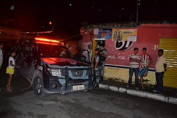 Atentado deixa um morto e outro ferido dentro de bar em São Miguel