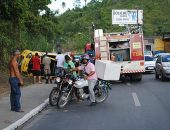 Acidente deixa o trânsito lento na Avenida Leste/Oeste