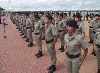 Lei e decreto federais regulamentam a bonificação a PMs pela apreensão de armas irregulares