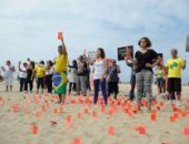 ONG Rio de Paz faz ato na Praia de Copacabana e cobra da Fifa mais ações sociais