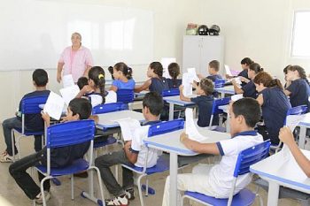 Governo inaugura escola em São José da Lage