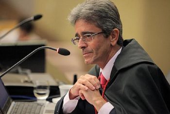 Desembargador Fábio José Bittencourt Araújo, relator do processo