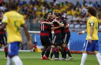 Seleção alemão comemora o gol que abriu o placar na partida contra o Brasil no Mineirão