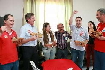 Renan Filho (PMDB), Ronaldo Medeiros (PT), Fernando Collor (PTB) e Paulão (PT) foram homenageados pelo prefeito José Cícero (PT)