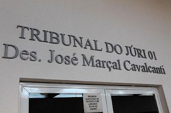 Julgamento ocorre no 1º Tribunal do Júri, no Fórum da Capital