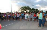 Familiares de reeducandos bloqueiam rodovia BR-104 durante protesto