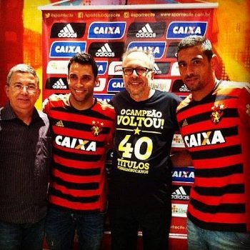 Diego Souza e Ibson com os diretores do Sport