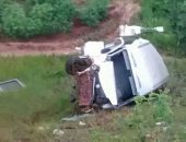 Van de transporte complementar capota em Lagoa Azeda, Litoral Sul