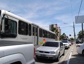 Acidente deixa o trânsito caótico na Avenida Álvaro Calheiros