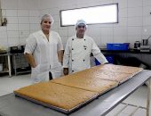 Primeiras massas do bolo de Teresina já saíram do forno