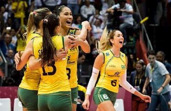 Brasil e Estados Unidos jogaram neste domingo, em São Paulo, pela sexta rodada do Grand Prix de Vôlei