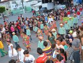 O encerramento da festa reuniu multidão na praça central.