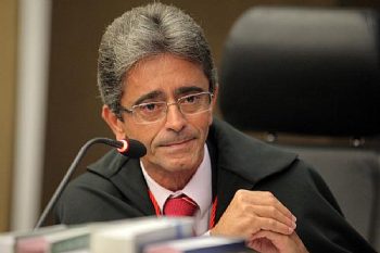 Desembargador Fábio José Bittencourt Araújo, relator do processo