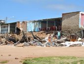 Maré subiu vários metros e destruiu até estátua da Sereia no Litoral Norte