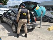 PRF apreende 20 kg de maconha escondida em veículo