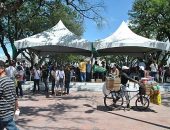 Enquanto audiência transcorre no TJ, servidores se concentram na Praça Deodoro