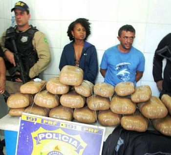 PRF apreende 20 kg de maconha escondida em veículo