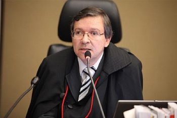 Desembargador João Luiz Azevedo Lessa, relator do processo