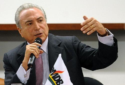 Temer se encontra com a imprensa e participa de mobilização da campanha de Renan Filho