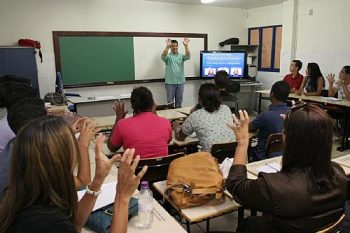 Rede estadual de ensino promove Semana do Surdo