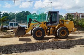 Prefeito vistoria obras no Santa Amélia