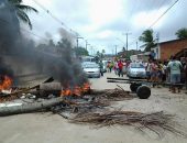 Trânsito completamente bloqueado na AL 101 Norte, em Pescaria