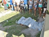 Jovem é morta a tiros em ponto de ônibus