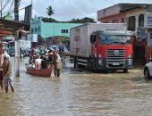 Bairro ‘submerso’: nível de rios e lagoas ainda não baixaram em Maceió