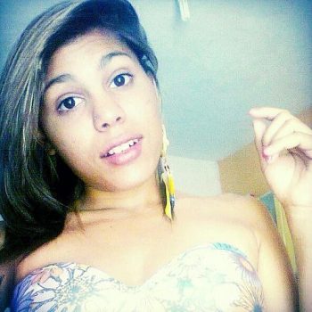 Kamila Lopes, 21 anos, foi assassinada a tiros no Salvador Lyra