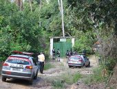 Policiais seguiram em perseguição por uma estrada de barro