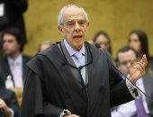 Márcio Thomaz Bastos, defensor de José Roberto Salgado, ex-diretor do Banco Rural, no julgamento do mensalão, em 8 de agosto de 2012