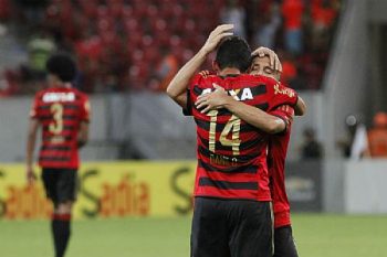 Danilo fez o primeiro gol do Sport na partida. Quatro minutos depois, Mike fez o segundo