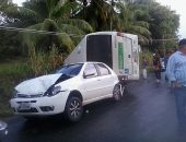 Acidente com ambulância deixa mãe e filho feridos na AL 101 Norte