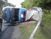 Acidente com ambulância deixa mãe e filho feridos na AL 101 Norte