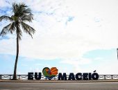 Decoração de Maceió atrai locais e turistas, mas algumas pessoas promovem vandalismo