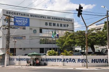 Com isso, o salário dos professores de Maceió fica acima do piso nacional.