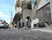 Ônibus derruba com poste no Centro de Maceió