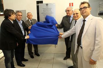 President José Carlos Malta e autoridades revelam placa de inauguração em gesto simbólico