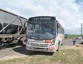 Carreta e ônibus colidem na AL 101 e deixa dezenas de feridos