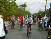 Ciclistas invadiram a via para cobrar do poder público a implantação de uma ciclovia na Avenida Fernandes Lima.