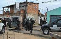 Cenário de Guerra: Veja as fotos do protesto no Conjunto Colibri