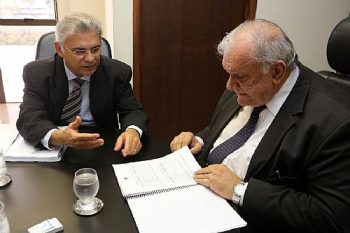 Juiz Roldão Oliveira entregou relatório ao desembargador José Carlos Malta