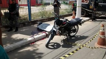 Na versão de testemunhas, jovem teria se negado a entregar a motocicleta