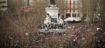 A marcha contra o terrorismo na França começou por volta de 12h30 (14h30 no horário local) pelas ruas de Paris.