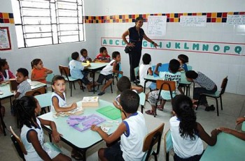 Projeto Plantar – Prefeito Rui Palmeira Visita Escola Hebert de Souza