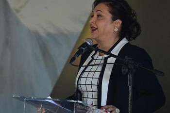 A nova ministra da Agricultura, Kátia Abreu, fala durante cerimônia de transmissão de cargo