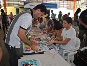 Feira de livros é considerada uma alternativa econômica para aquisição de livros