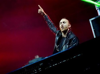 David Guetta comanda festa em Olinda com show da nova turnê